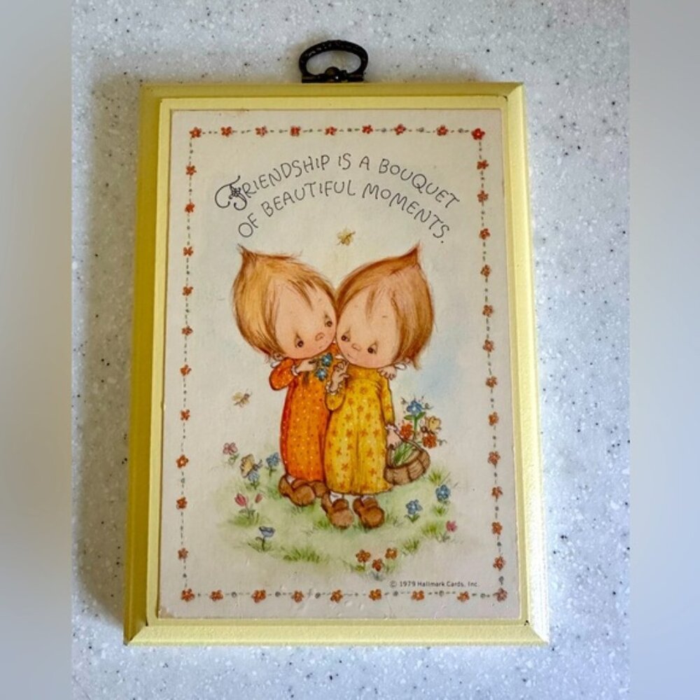 Betsey Clark"Friendship is a Bouquet of Beautiful Moments" Plaque